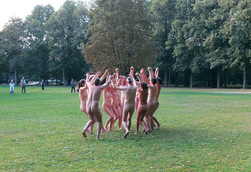 Stuart Ringholt, <em>Laughter Workshops</em> 2012, public workshop, dOCUMENTA 13, Karlsaue Park, Kassel, September 2012.