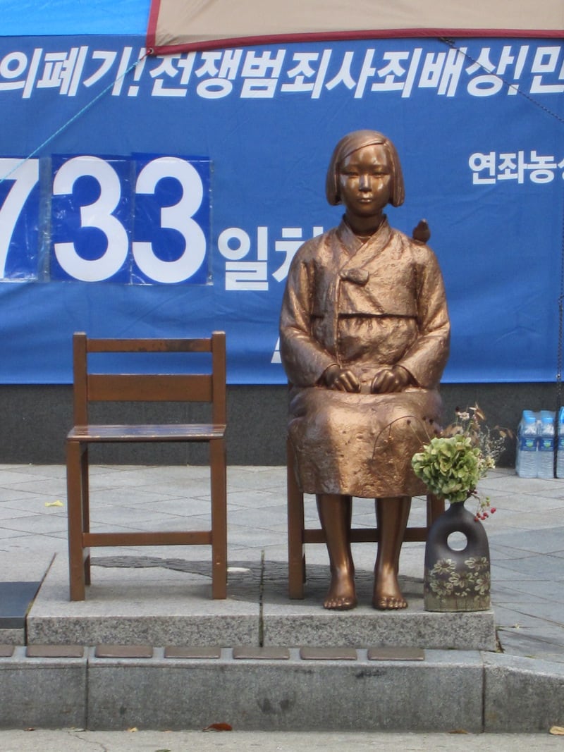 Kim Seo-kyung, Kim Sun-sung, The Statue of Peace, 2011, bronze. Photo credit: Jung Sujin.